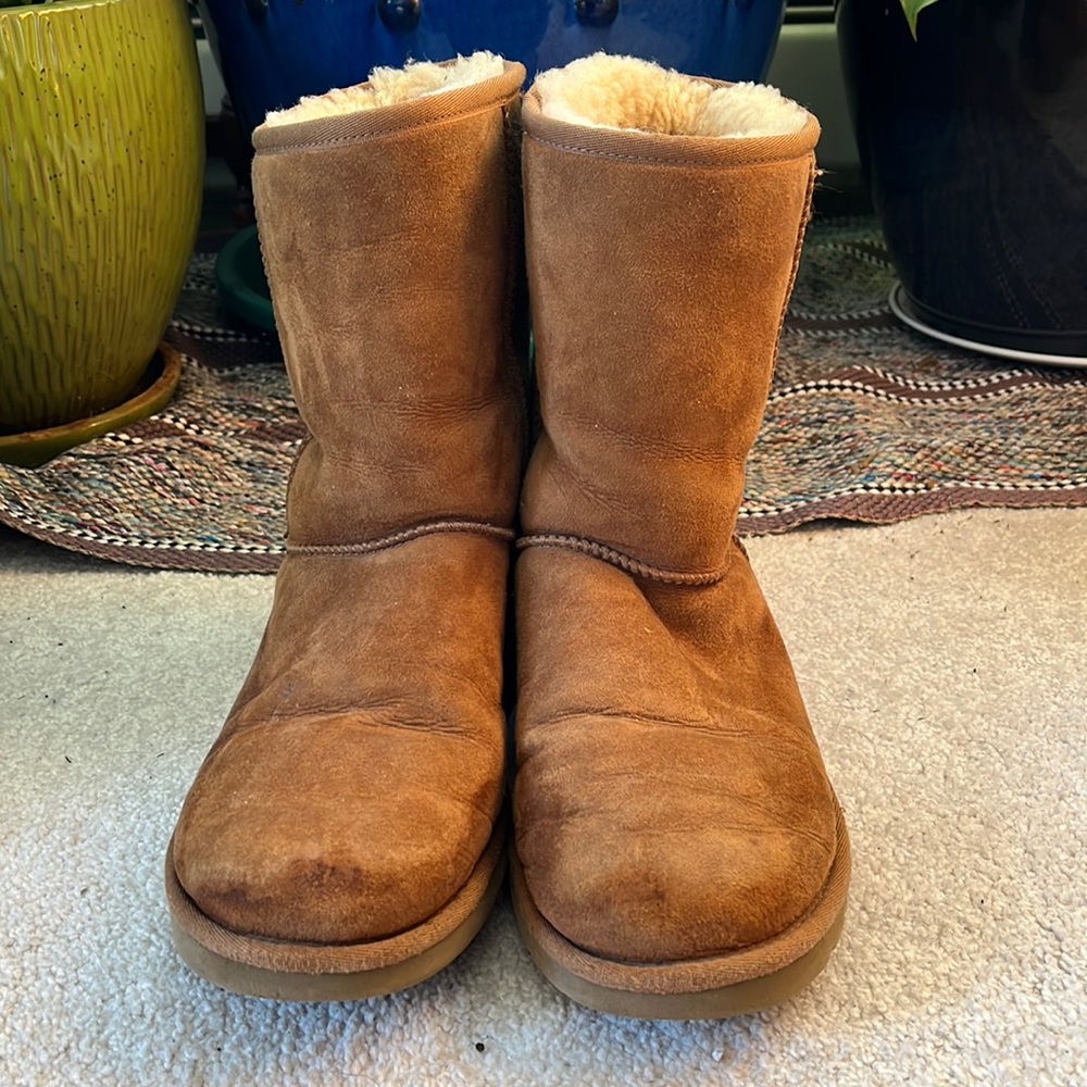 Authentic Ugg Women’s classic short boots - chestnut